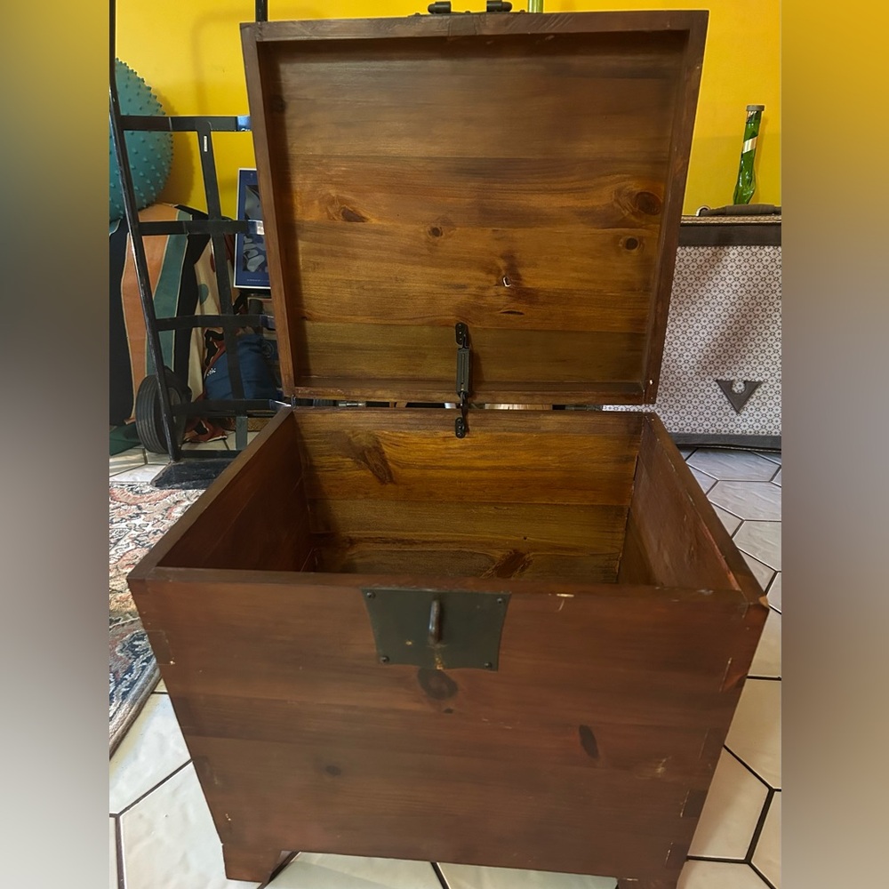 Wooden chest, opens from the top